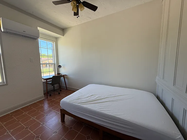 1002 S Glenwood Blvd — Photo 30