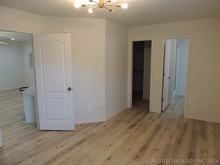 4416 W Indianola St — Photo 54