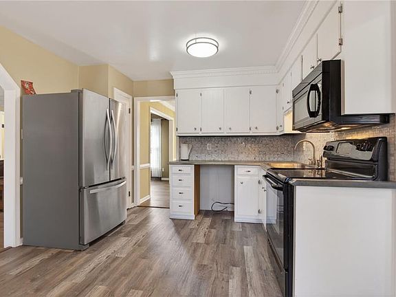 3rd image of 412 Warhawks Rd