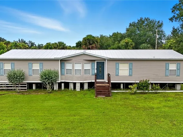 8200 Ebson Dr, North Fort Myers, FL 33917