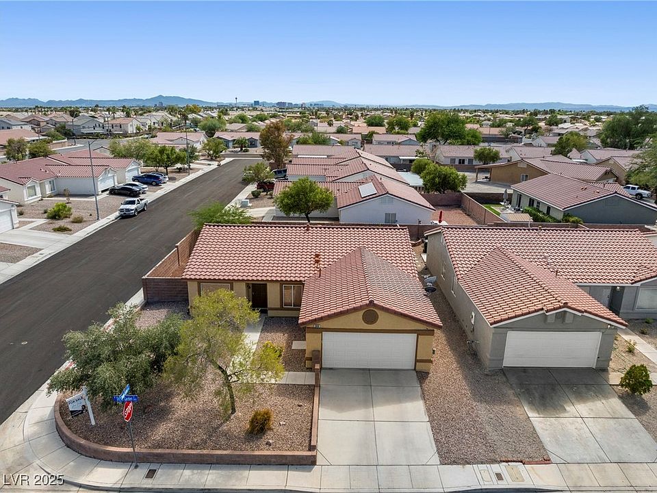 1st image of 2913 Shady Garden Ct