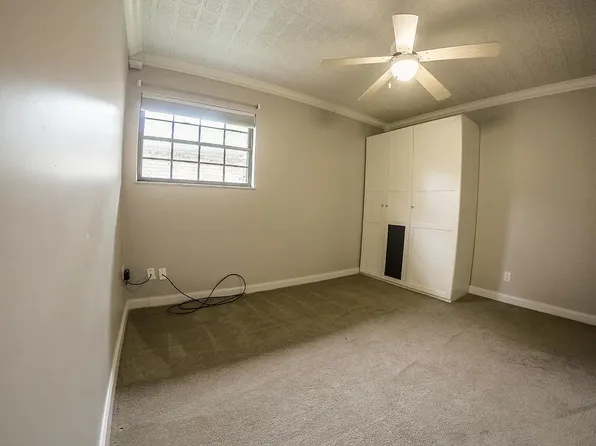 8744 Shadycreek Dr, Centerville, OH 45458