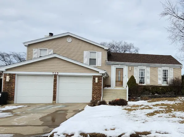 725 Buffalo Cir, Carol Stream, IL 60188