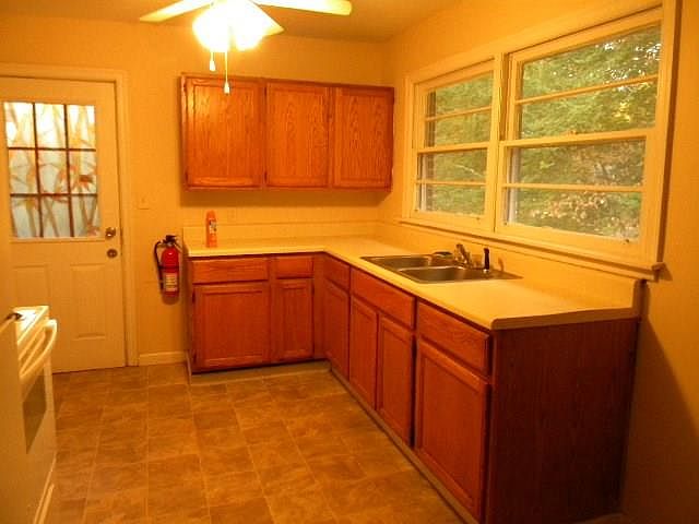 1st image of 518 Kennesaw Dr SE
