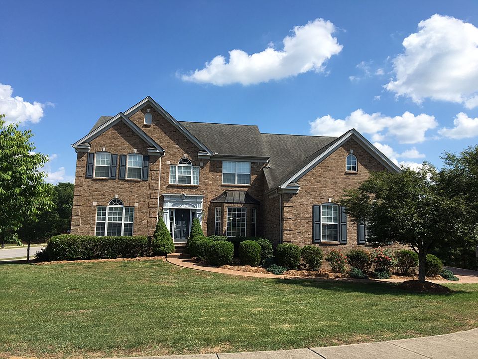 1st image of 121 Abercairn Dr
