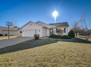 1331 Prairie Rose Dr, Sun Prairie, WI 53590