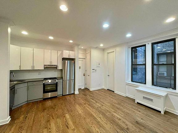3rd image of 420 Eastern Pkwy #1B