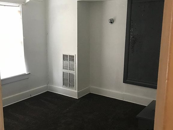 4th image of 1112 Green St