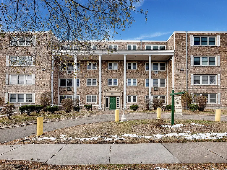 Eat Street Apartments — Photo 24