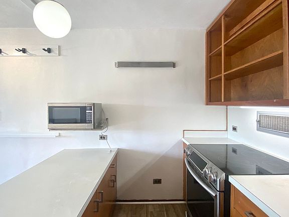 3rd image of 1511 Nuuanu Ave #1027