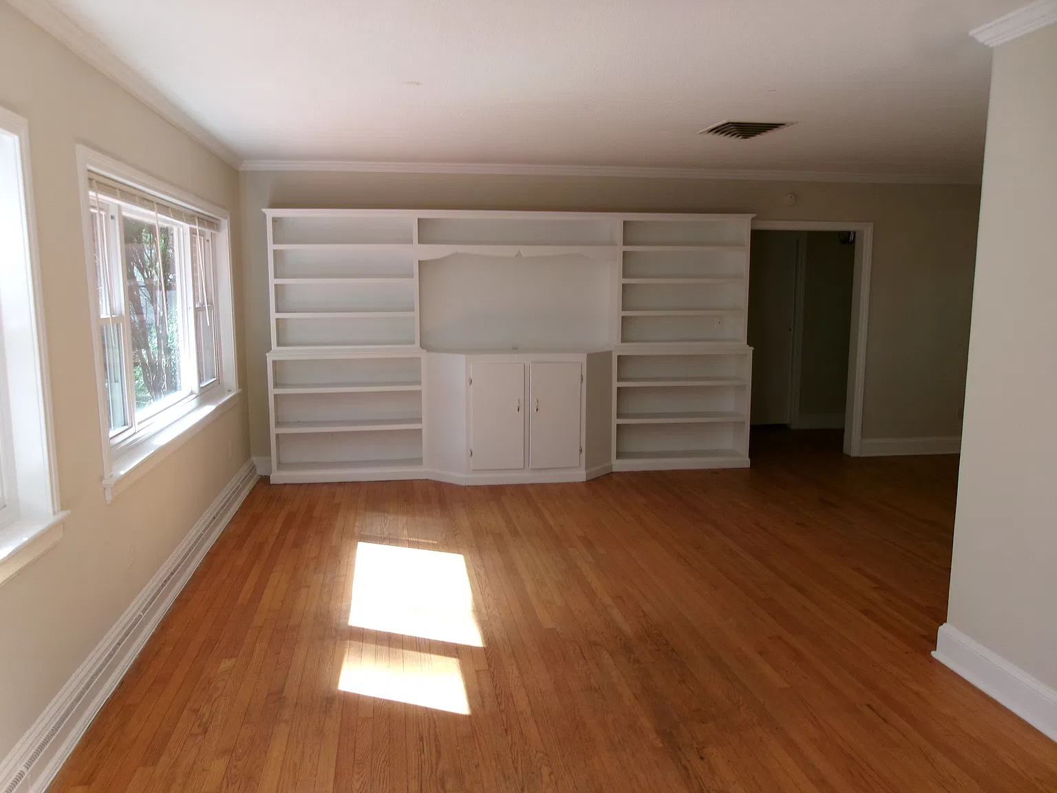 3 bed, 1.5 bath, 1642 sqft, $1,625 — Photo 4