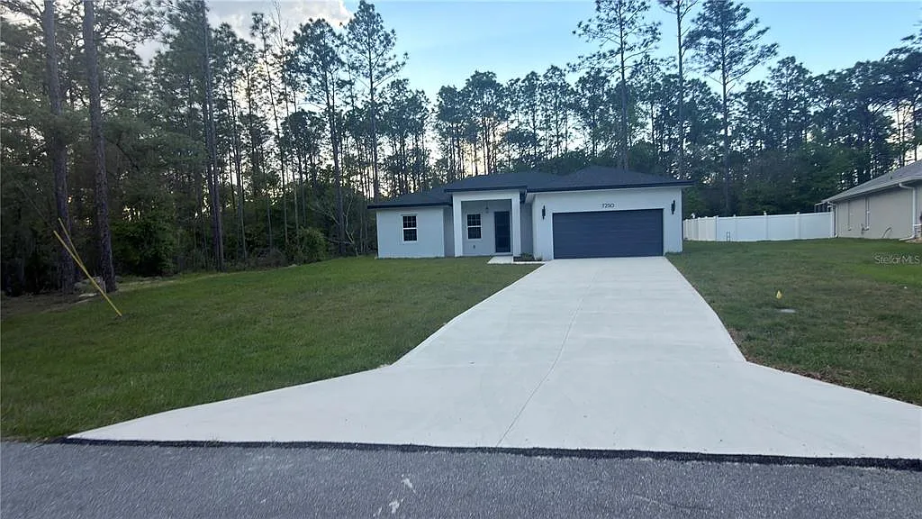 Building Photo - 7250 N Freeport Cir