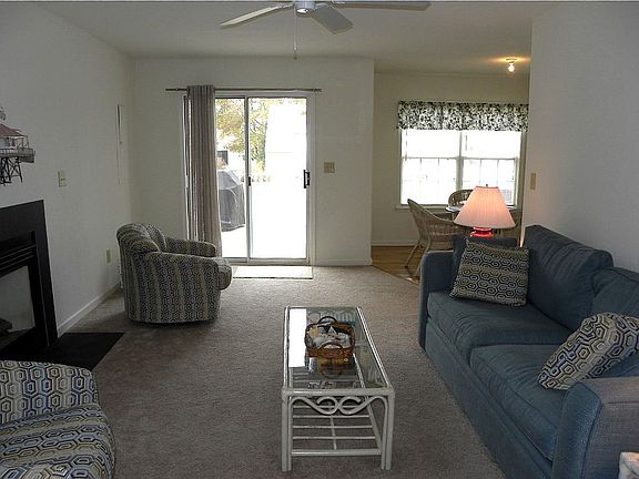 3rd image of 38608 Jamestown Cir