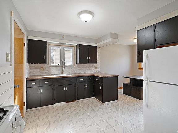 5th image of 38 Orchard Pl