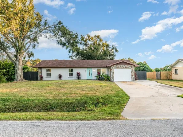 4616 34th Ave E, Bradenton, FL 34208