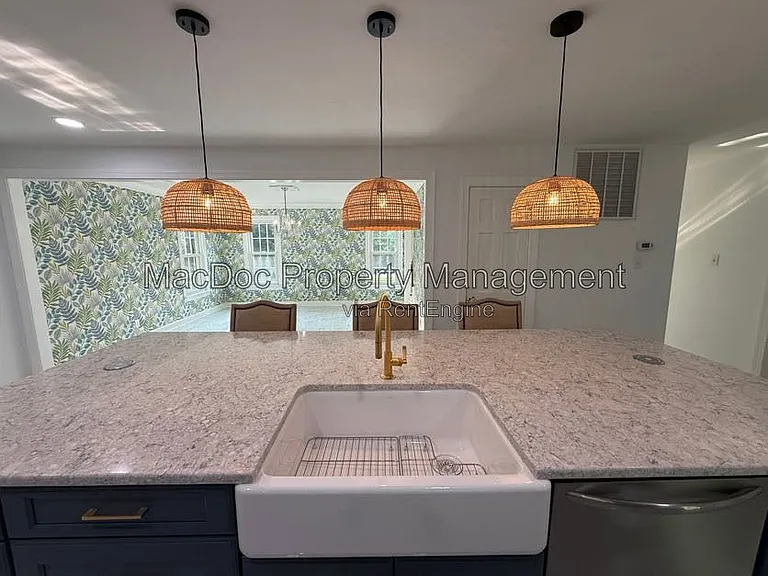 428 Ingleside Dr — Photo 12