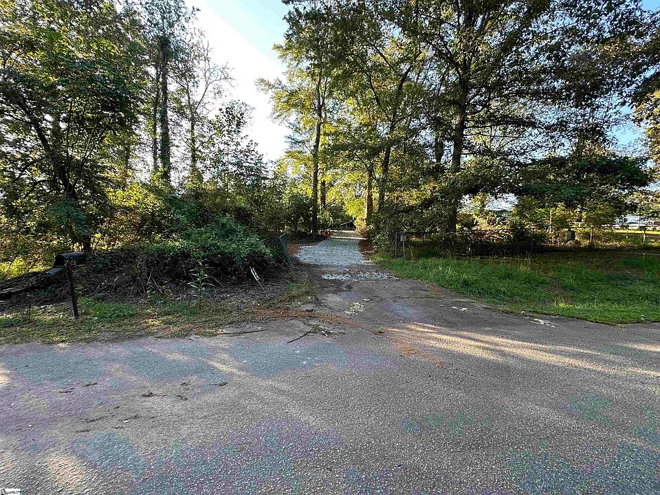 1st image of 144 Yvonne Dr