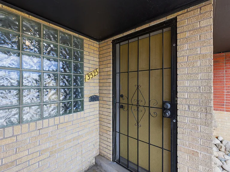 3525 N Hudson St — Photo 3