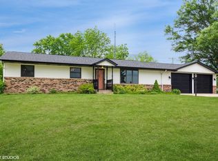 9095 N Small St, Leaf River, IL 61047