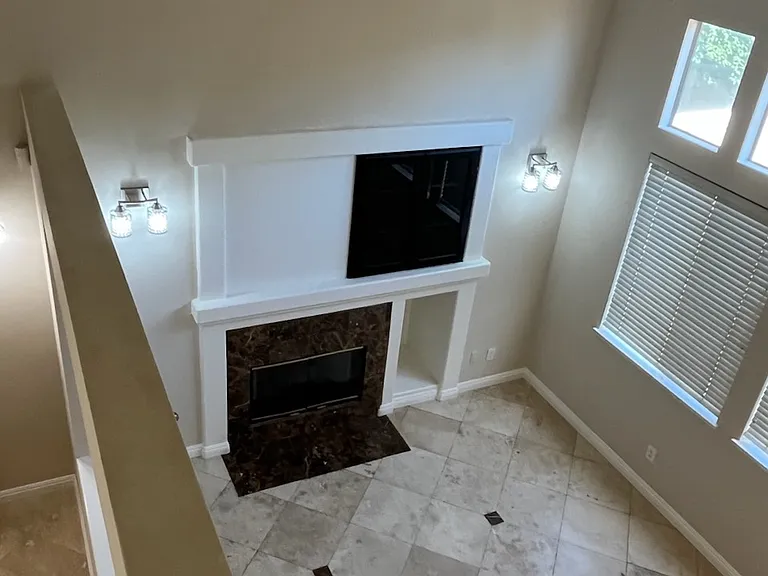 540 E Calora St — Photo 18