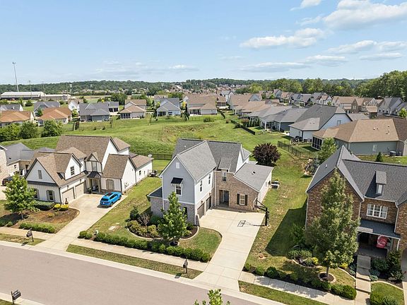 4th image of 251 Croft Way