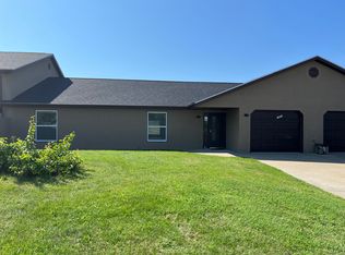 1825 Pinnacle Point Dr, Holts Summit, MO 65043