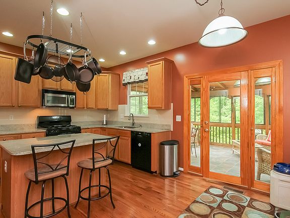 5th image of 15222 Jeans Ct