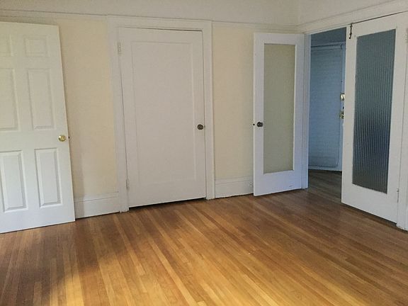 4th image of 900 Bay St APT 2