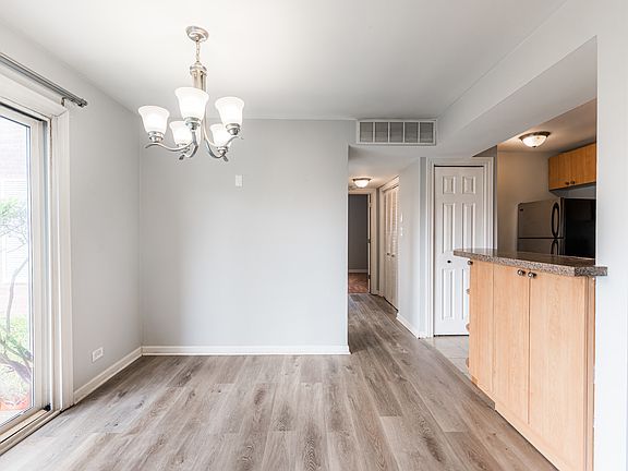 4th image of 10115 Old Orchard Ct Unit 101