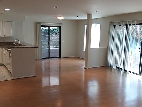 4th image of 811 11th St APT 1