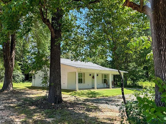 2nd image of 1009 Lindsey Ln