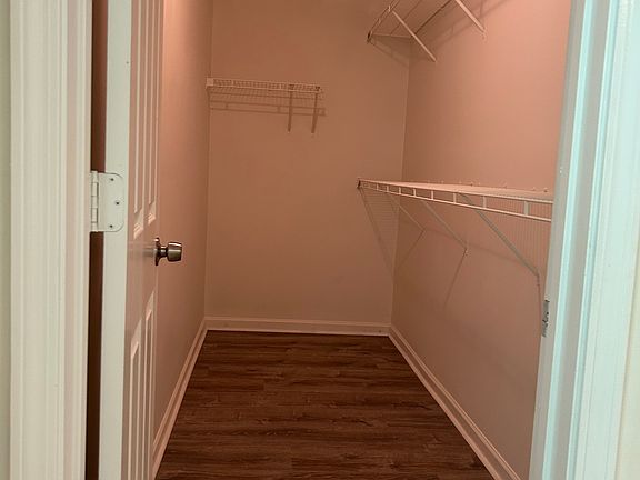5th image of 125 Sampson Ct