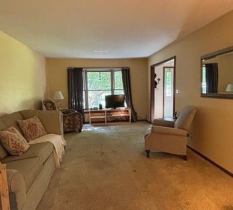 2nd image of 43618 Carla Dr