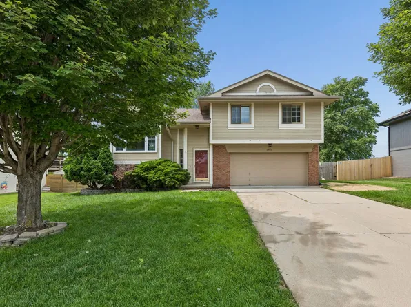 2402 King Dr, Papillion, NE 68046