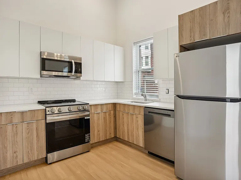 Nova Commons - 3952 Lancaster Avenue — Photo 6