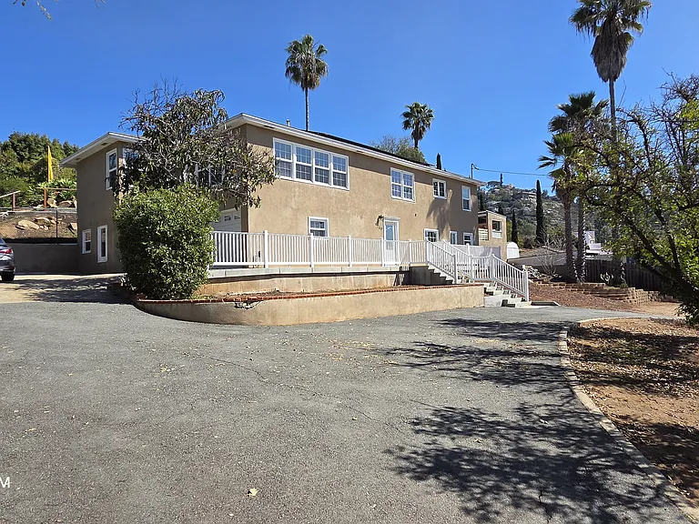 9260 Mesa Vista Ave — Photo 2