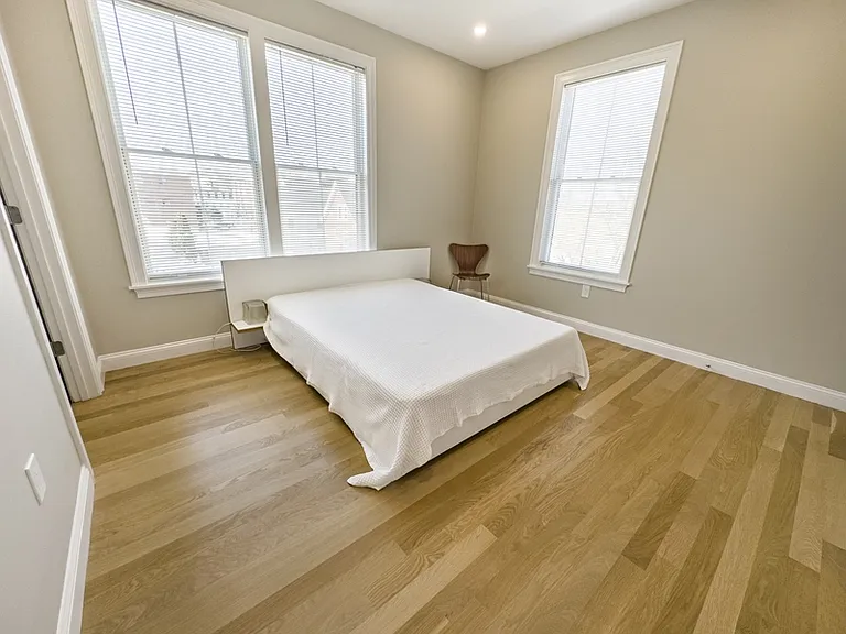 40 Waverly St #3 — Photo 11
