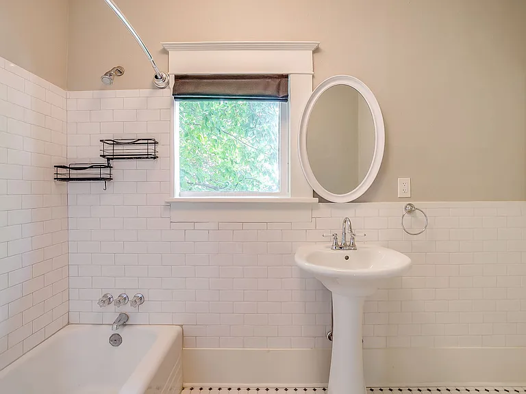 1630 Mistletoe Blvd #B — Photo 20
