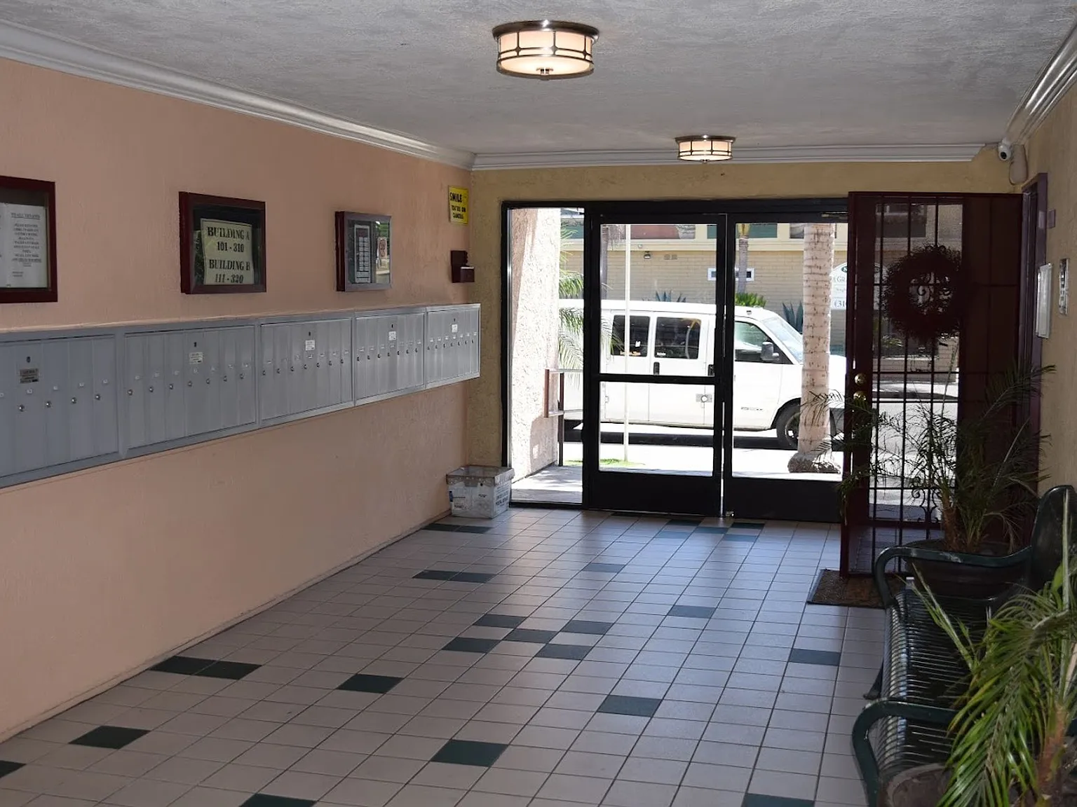 The Montecito Apartments — Photo 3