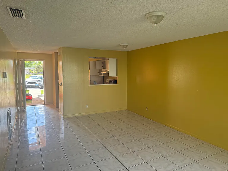 2511 NW 56th Ave #111 — Photo 6