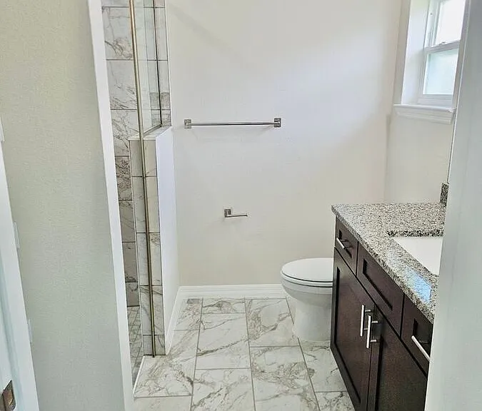 113-115 E Jackson St #113 — Photo 15