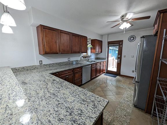 5th image of 1533 Louisville Ave