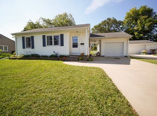 1310 W 7th St, Cedar Falls, IA 50613