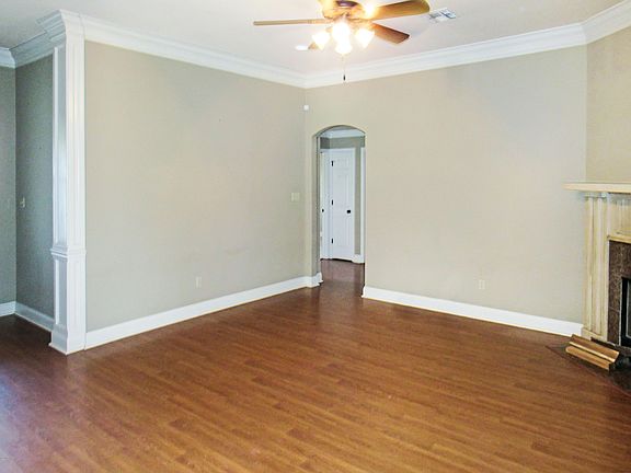5th image of 630 Beacon Dr
