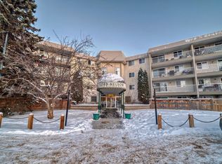 Lord Nelson The, Edmonton, AB T6H 5K5