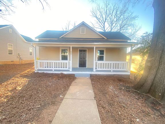3rd image of 832 8th St