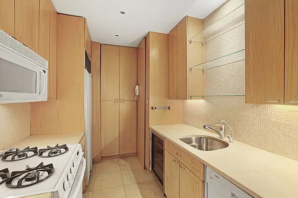 Rented by Compass | media 12