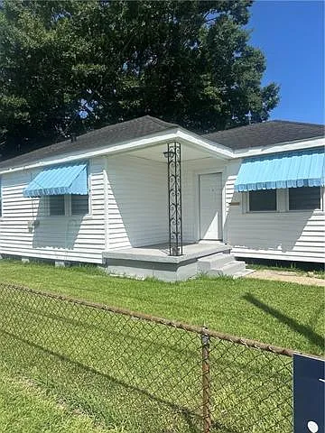 106 Elodie Ave — Photo 2