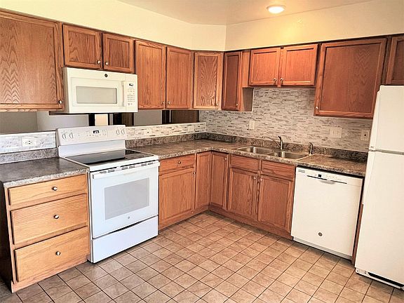 Fully updated kitchen, includes a Lazy Susan cabinet and plenty of room for cooking.