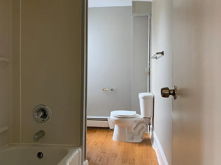 18 E Pearl St #B-3 — Photo 13